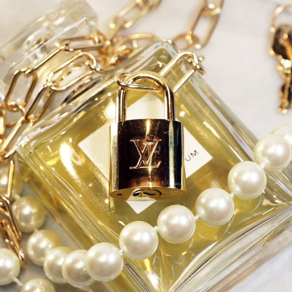 Louis Vuitton Lock Necklace with Gold Tone Chain - Picture 16 of 16